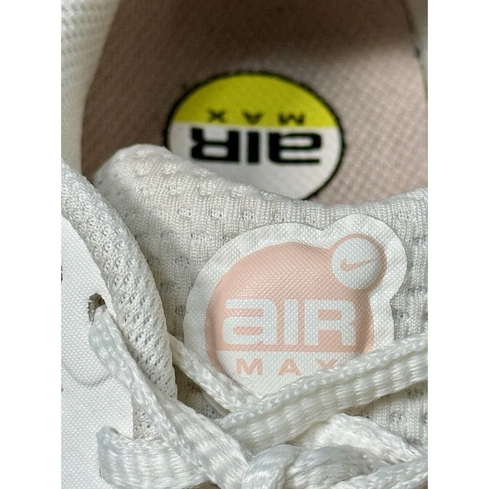 Woman's Athleisure Nike Air Max Nuaxis Sneaker Size 8 Cream White Peach